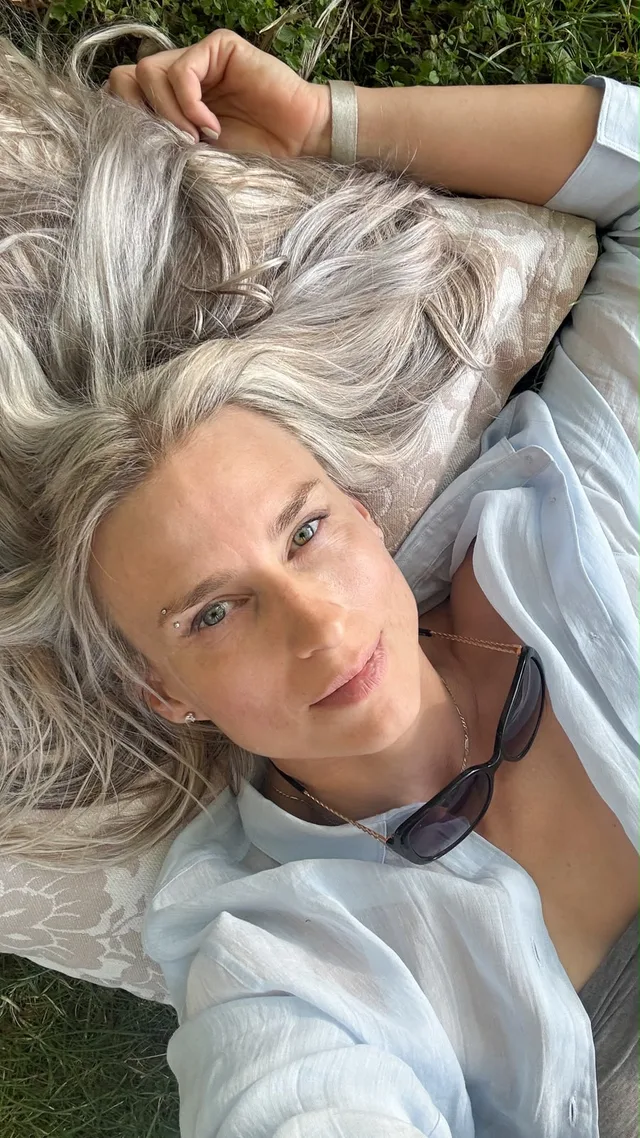 Dani Duskova relaxing outdoors
